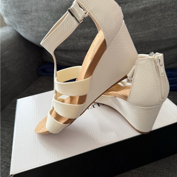 Alfani Women's 8.5M White Wedge Strappy Heels - Picture 3 of 16